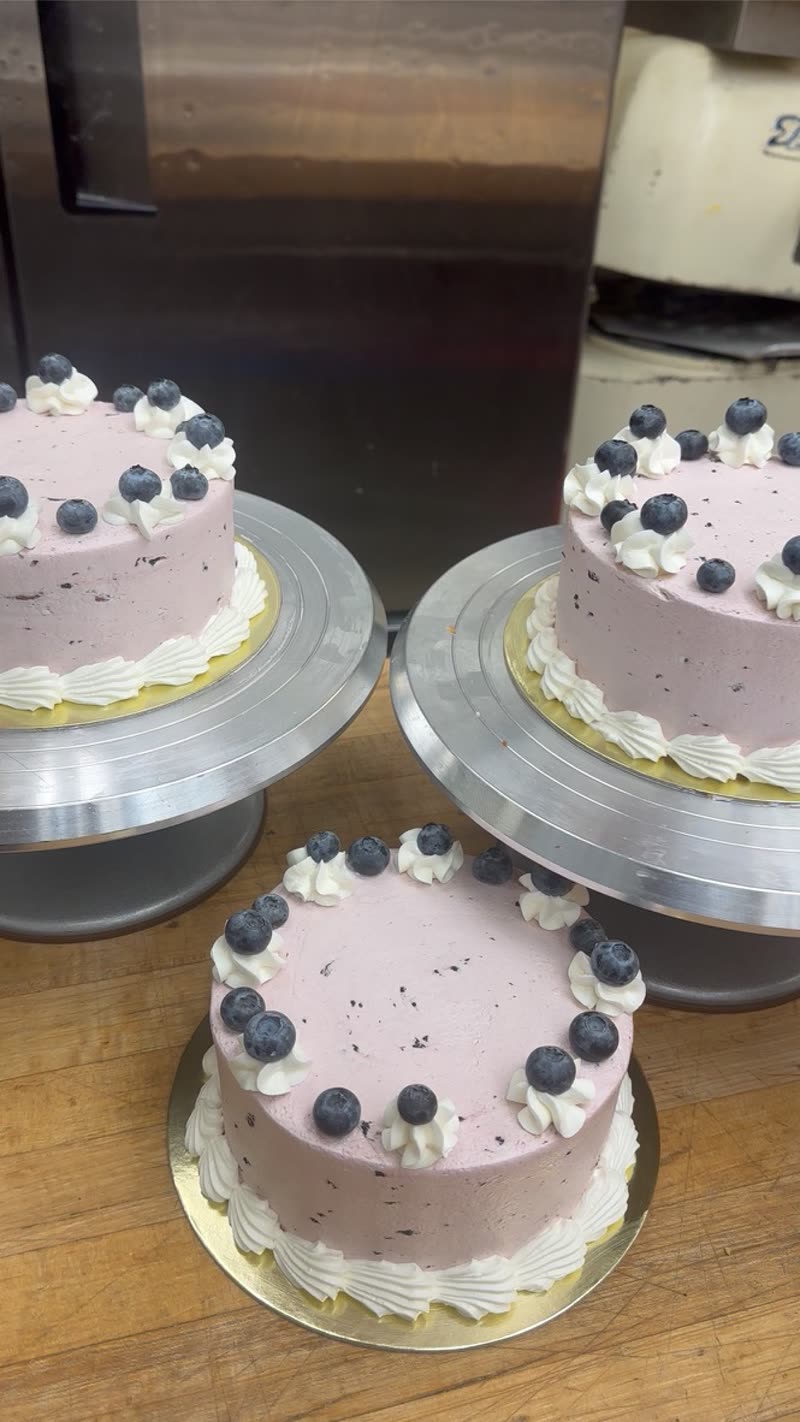 Blueberry cream cakes