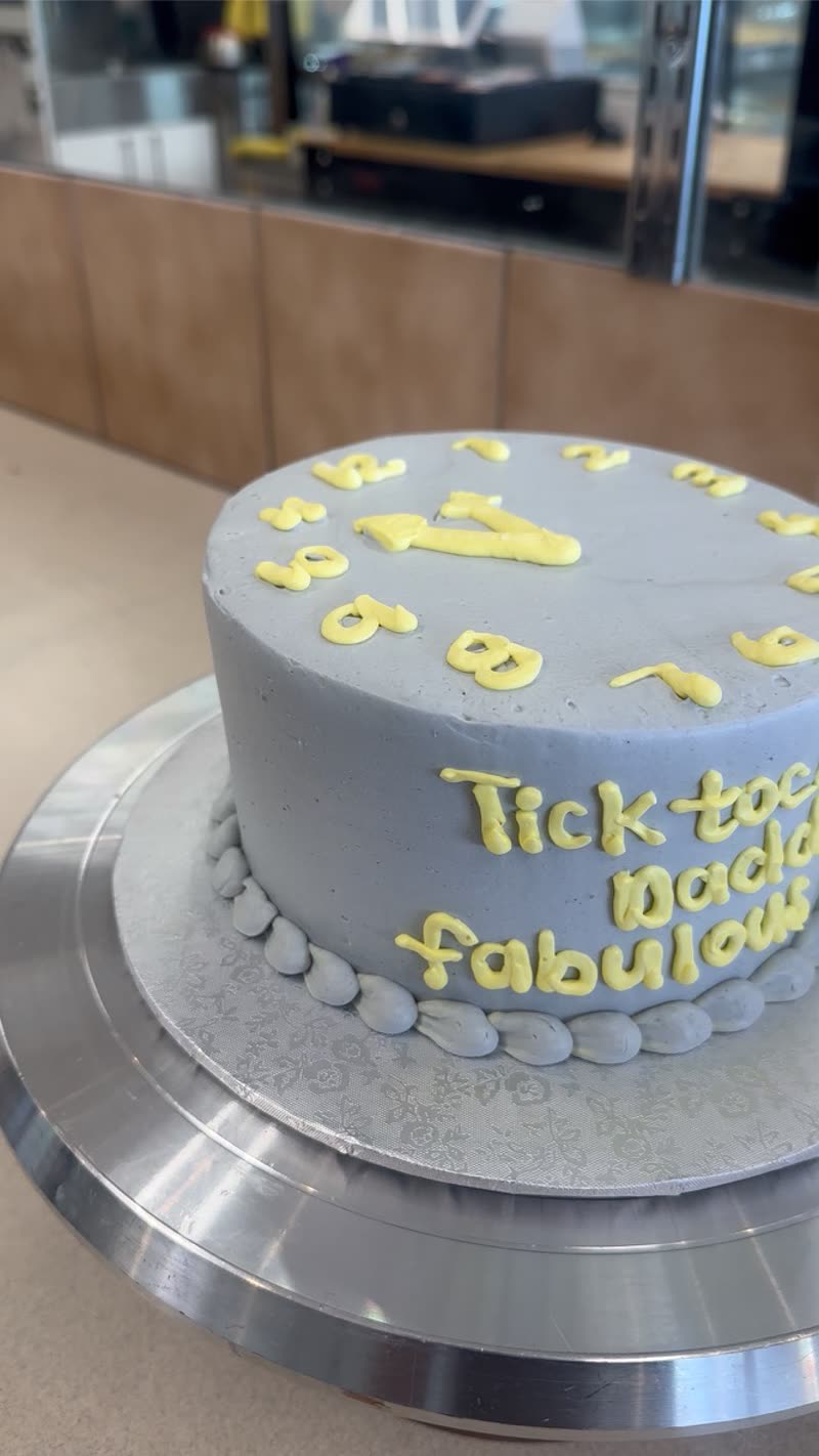 Milestone birthday clock cake