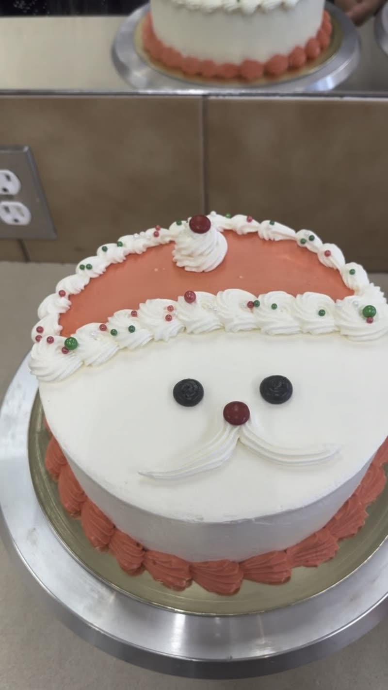 Santa face Christmas cake
