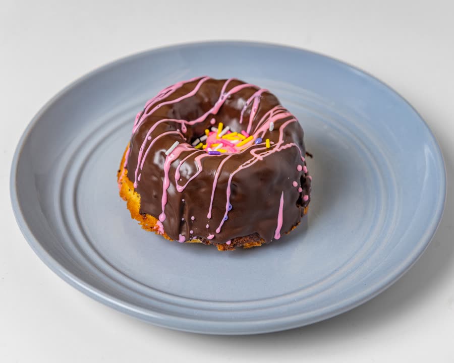Gluten-friendly lemon bundt cake