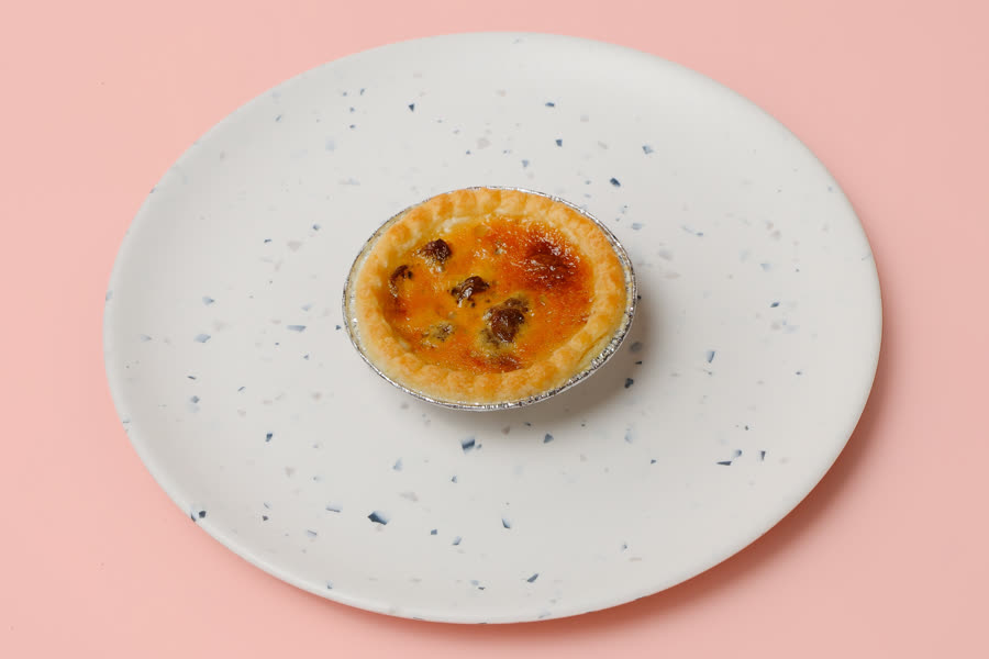 Classic butter tart with raisins